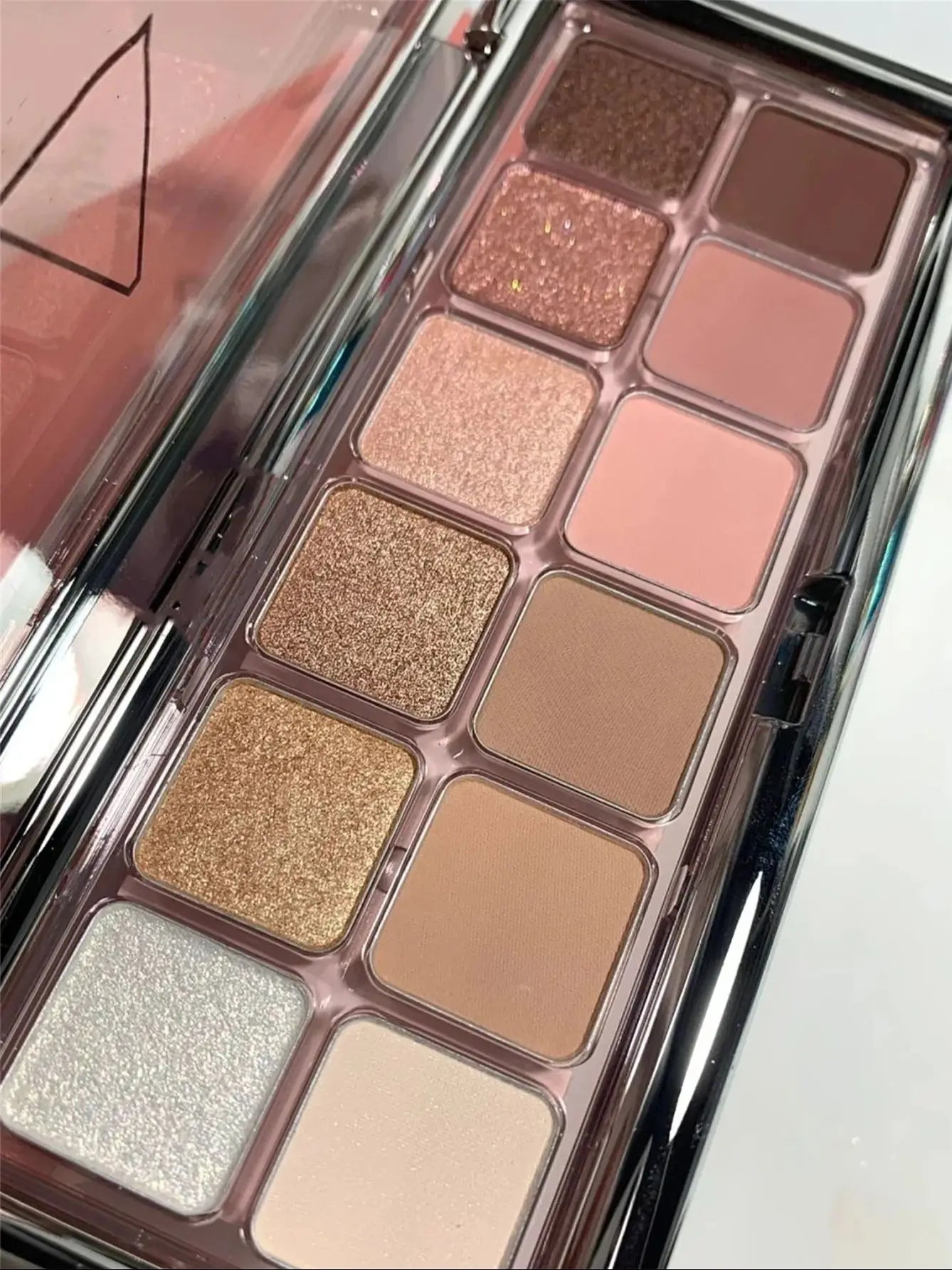 Eyeshadow Palette – Matte & Pearl Shades