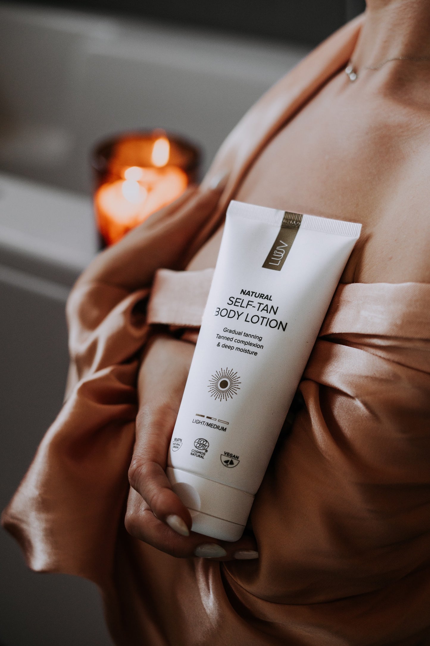 Self-Tanning Body Lotion Light/Medium COSMOS, 200ml